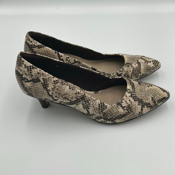 Clark’s Linvale Jerica Taupe Snake Print Leather Kitten Heel, Sz 9.5M - Picture 1 of 6